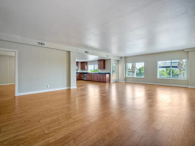 Harborview Apartments — Photo 49