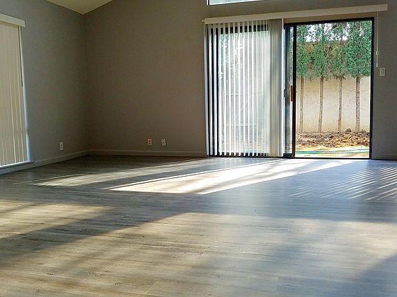 5th image of 1213 Marina Cir