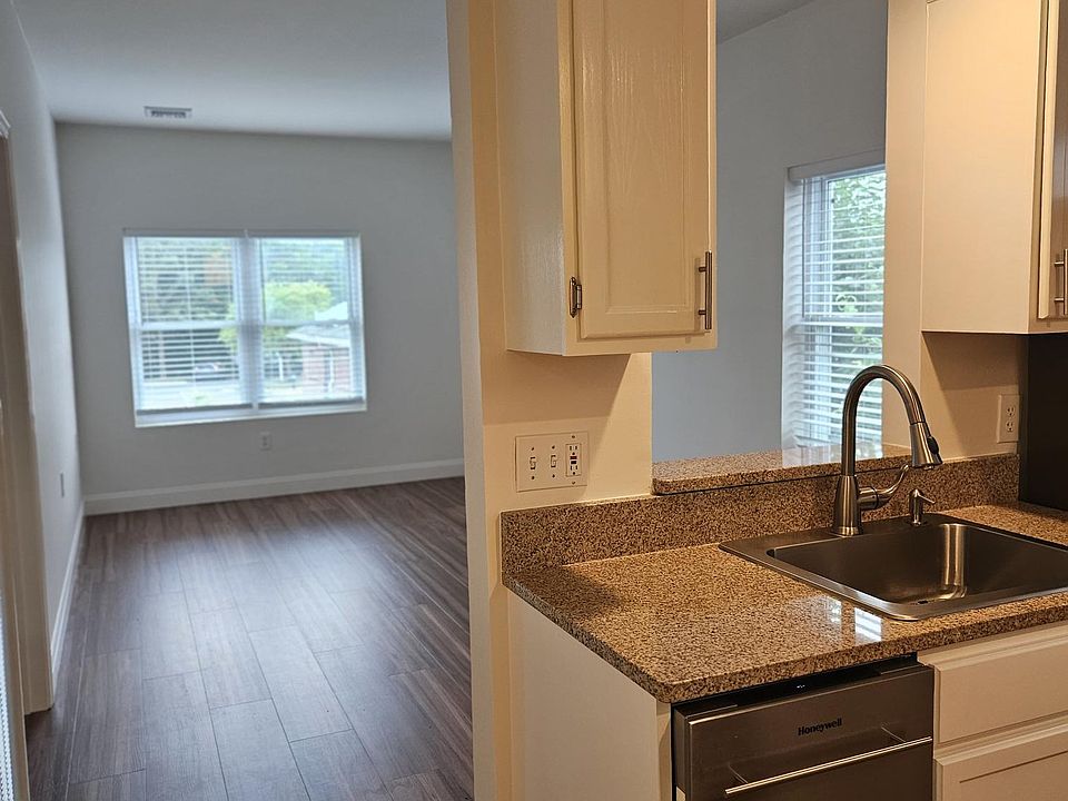 View into LR from Kitchen