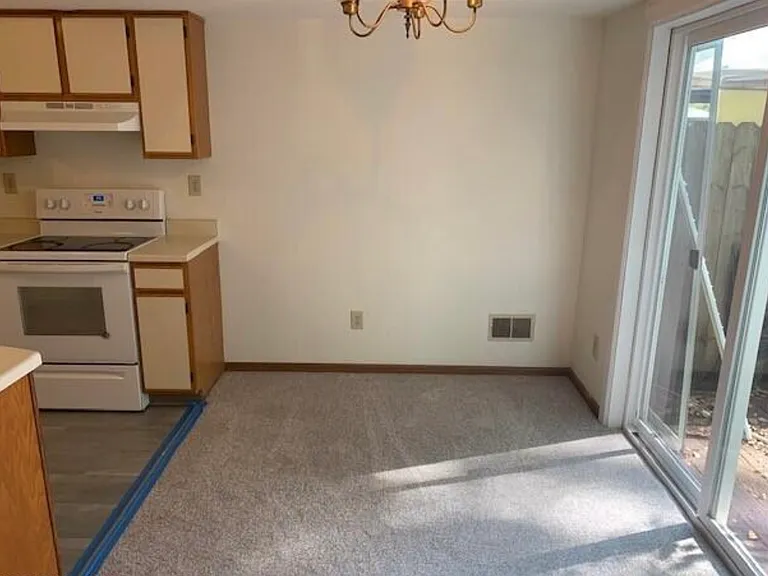 Elk Cir — Photo 9
