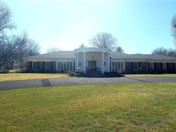 210 Doulton Pl, Saint Louis, MO 63141