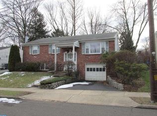 2948 Carnation Ave, Willow Grove, PA 19090