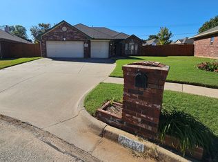 2504 Weymouth Pl, Norman, OK 73071