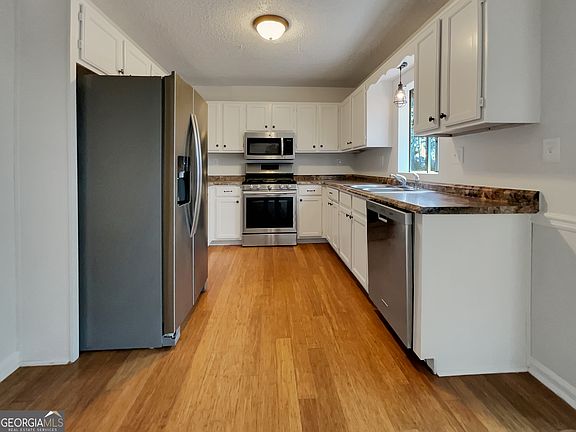 2nd image of 125 Stockmar Rd