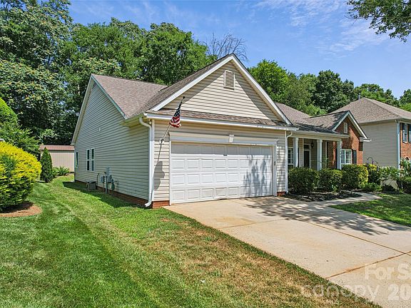 4th image of 10906 Chamberlain Hall Ct