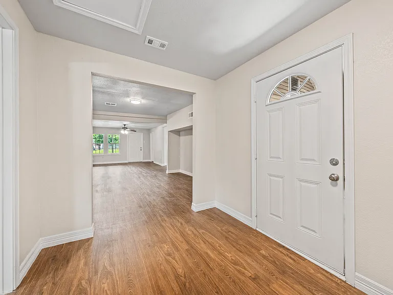 11700 N Oak St — Photo 21