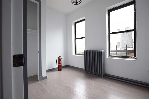 Rented by Mazel Realty USA Corp | media 14