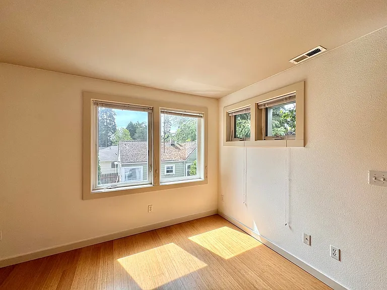 1409 N Northgate Way #A — Photo 8