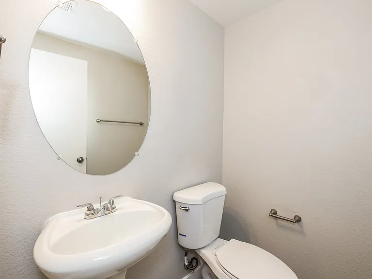 570 Swiss Cottage Ave — Photo 16
