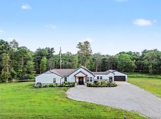 4086 W Commerce Rd, Milford, MI 48380