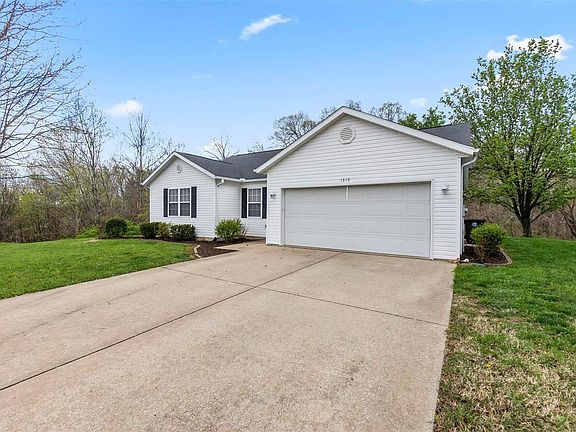 4th image of 1319 Platinum Ct