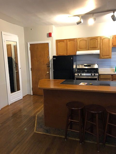 Kitchen;Apt Door;Bath Door