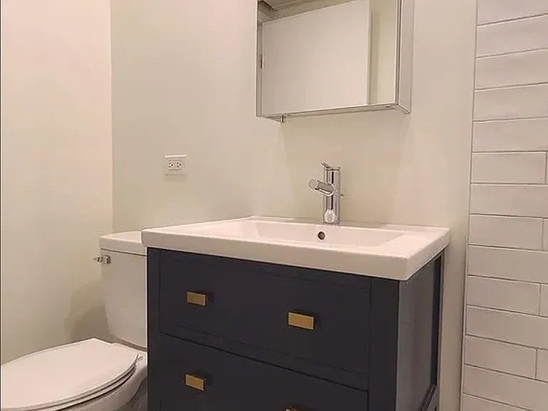1121 W Drummond Pl #1 — Photo 14