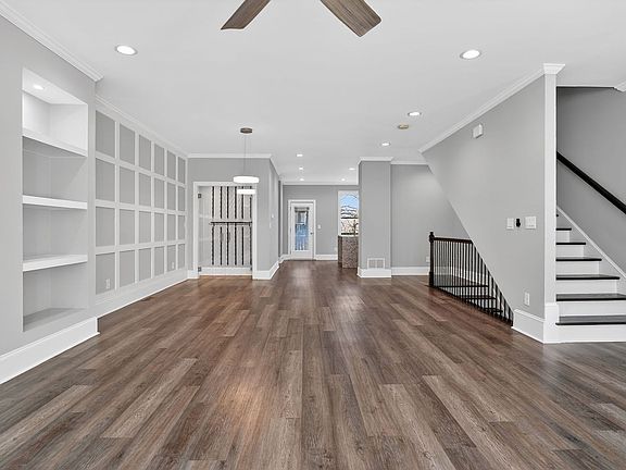 4th image of 166 Vanira Ave SE APT 2