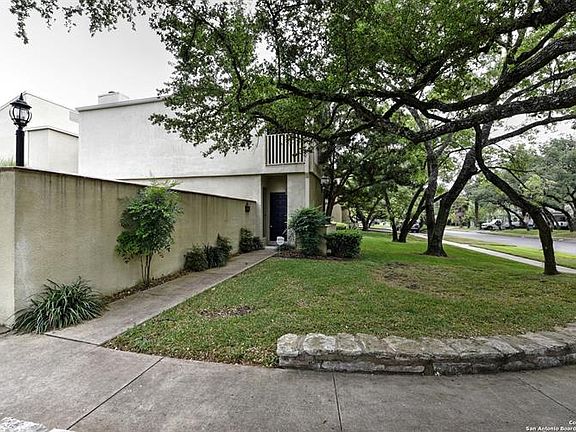 2nd image of 121 Brightwood Pl #121