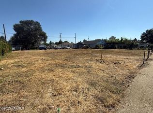 1105 S 6th St, Yakima, WA 98901