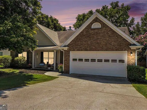 4020 McPherson Dr, Acworth, GA 30101