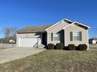 399 Paris Dr, Clarksville, TN 37042