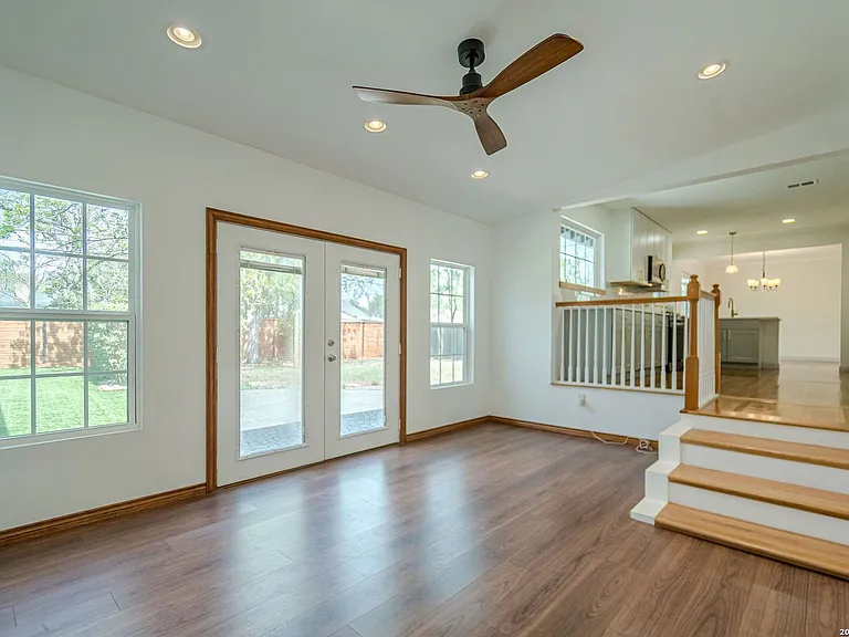 227 Devonshire Dr — Photo 31