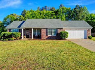 1613 Bismarck Cir, Winder, GA 30680
