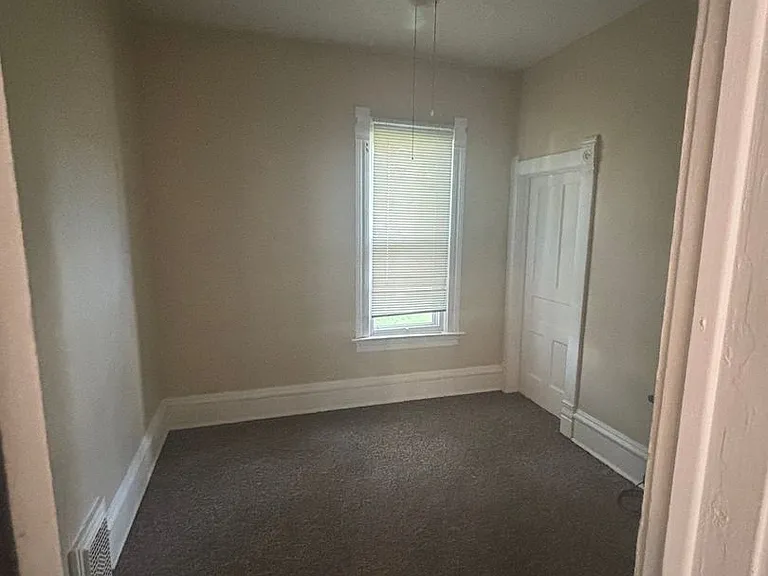 Walnut St 2403 — Photo 7