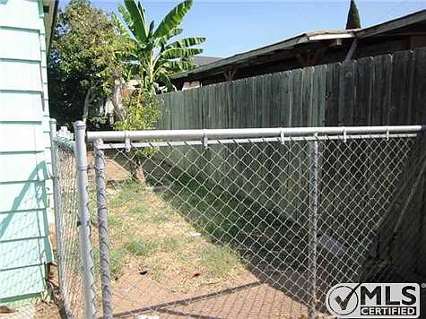 4th image of 3837 49th St