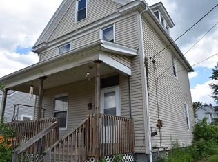 630 W New Castle St, Zelienople, PA 16063