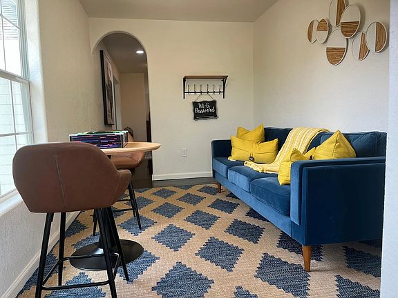 4th image of 2817 Southmore Blvd