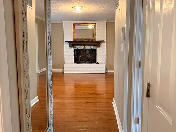 5th image of 261 Lackey Ln