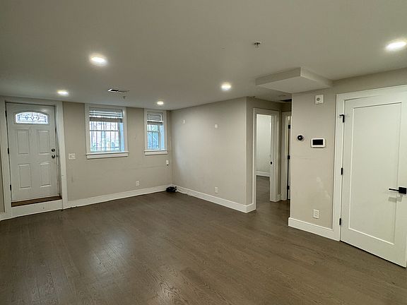 2nd image of 545 Newbury St #1
