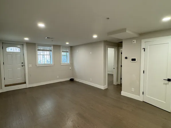 535 Newbury St, Boston, MA 02215