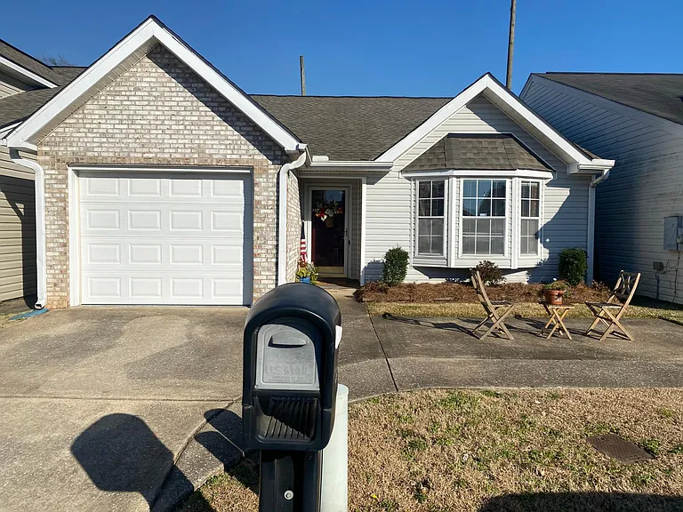 1433 Southern Gardens Dr — Photo 1