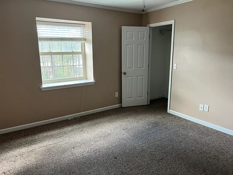 100 14th Ave NE #3 — Photo 10