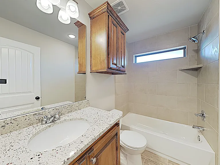 404 Charles Ct — Photo 16