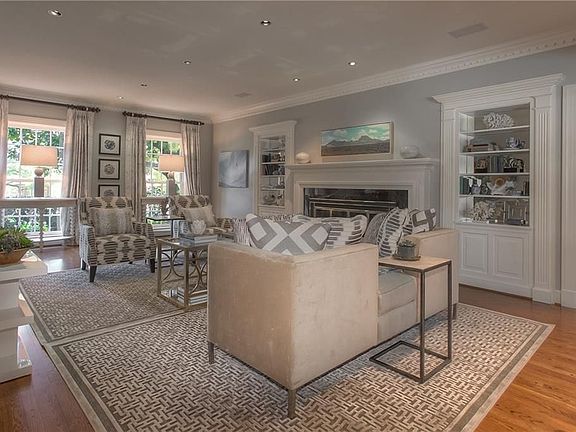 5th image of 3861 Bellaire Cir