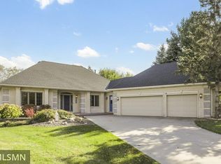 682 Huntington Ct S, Maplewood, MN 55119
