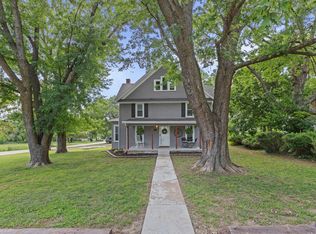 906 Jefferson St, Lyndon, KS 66451