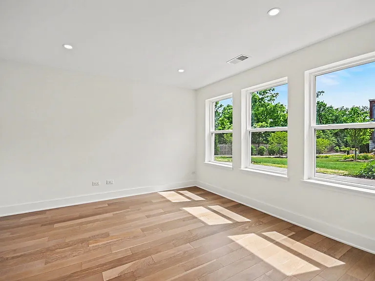 1215 Gateway Ct — Photo 17
