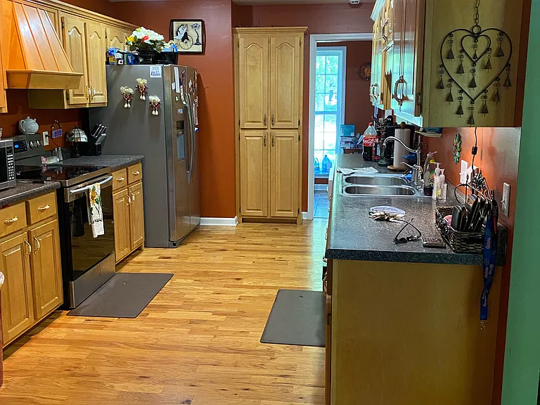 Sherry Dr — Photo 7