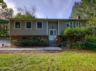 555 Randall Rd, Ballston Spa, NY 12020