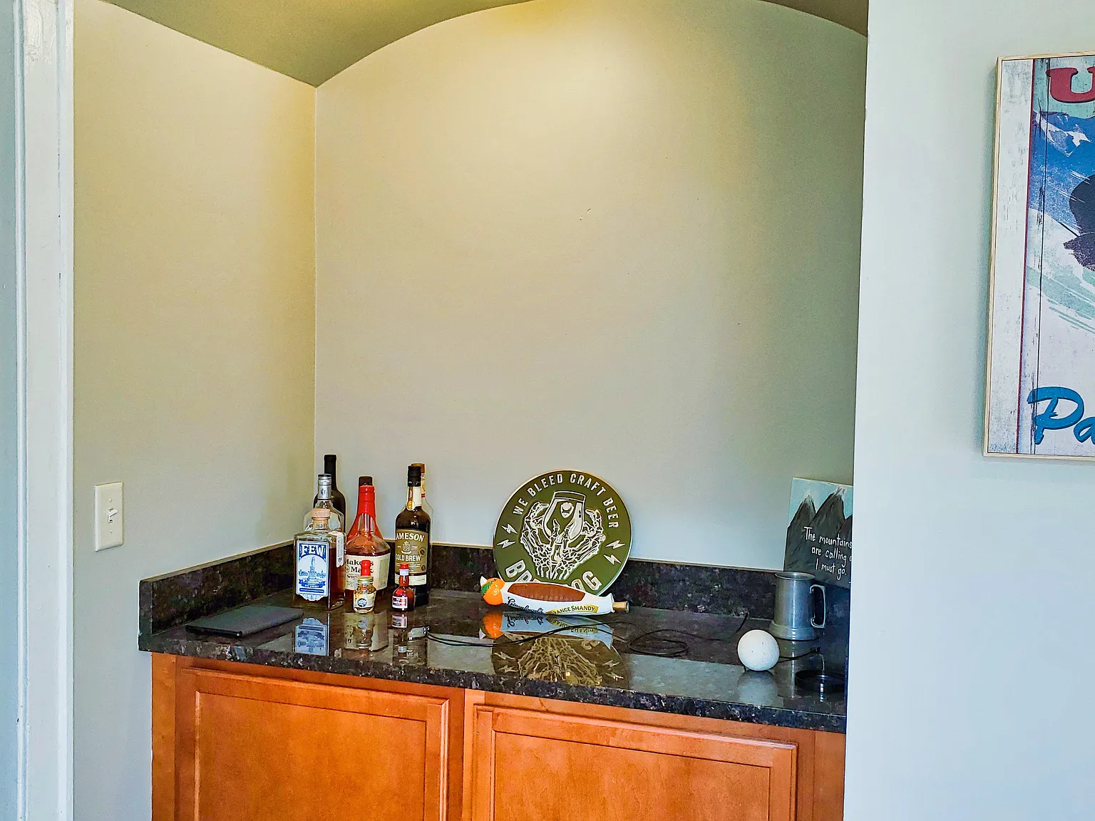 Third Floor 1-Bed in Superb Location! Heat & Water Included! — Photo 3