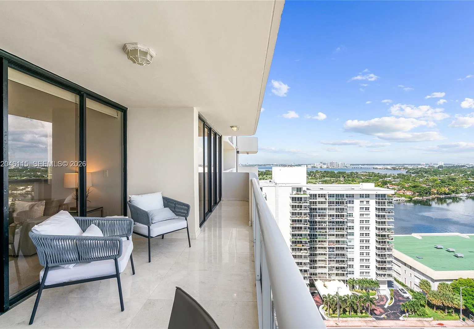 Lexcellence Condo — Photo 2