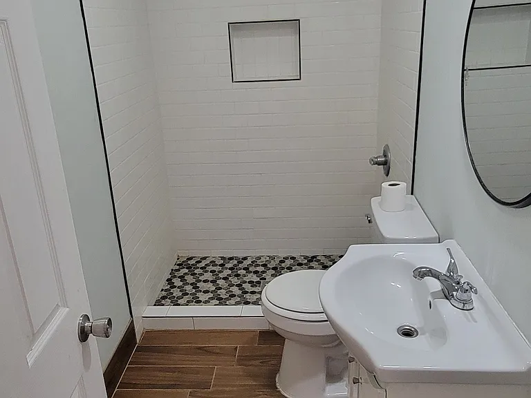 2066 W Midland Trl #2 — Photo 6