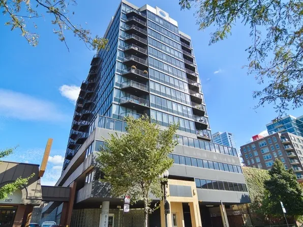 1309 N Wells St APT 601, Chicago, IL 60610