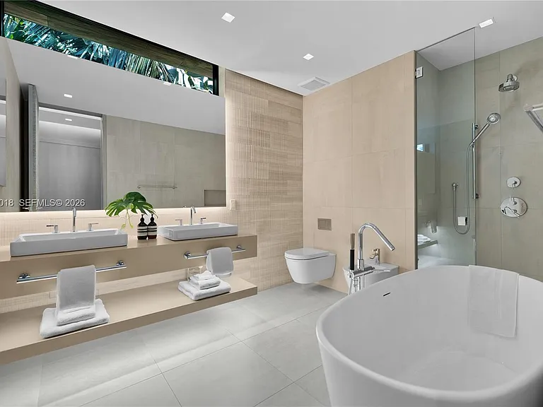 508 W Dilido Dr — Photo 35