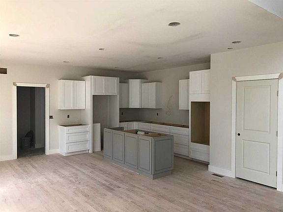 5th image of 4911 Myrtle Ave