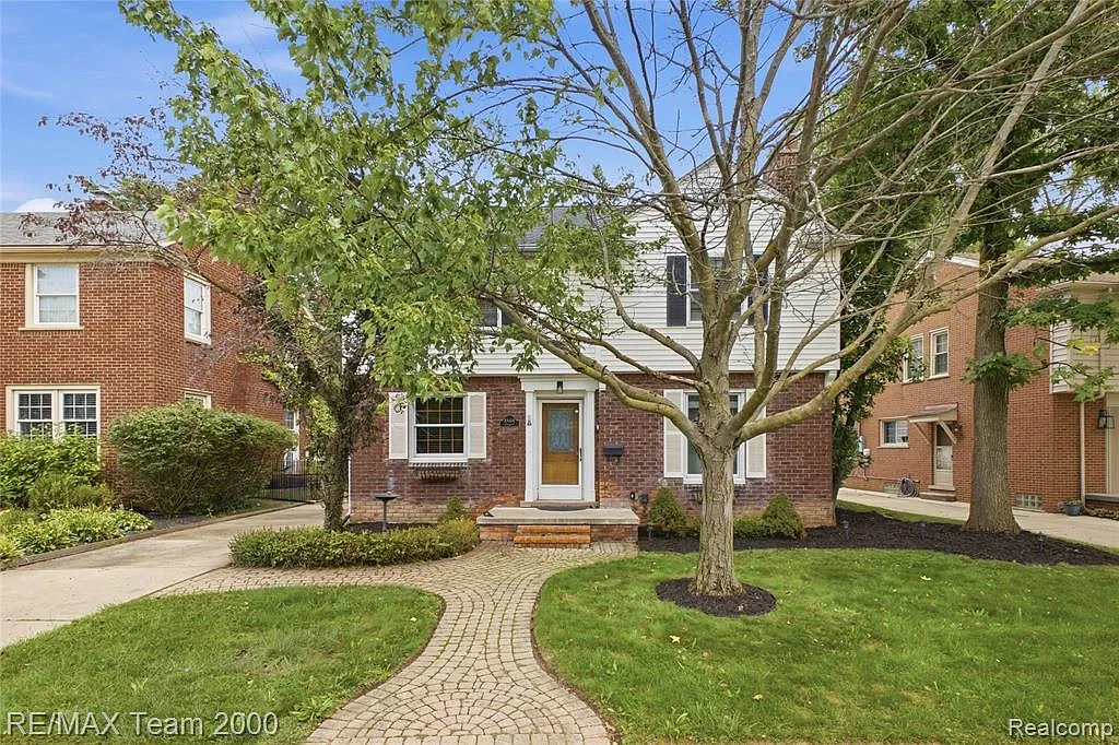 3 bed, 2.5 bath, 2758 sqft, $2,700 — Photo 3