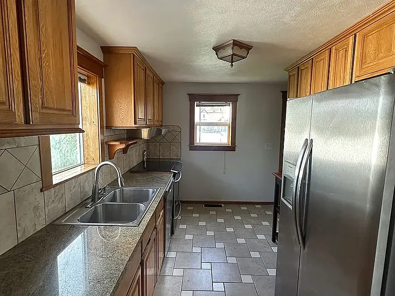2821 W Rowan Ave — Photo 5