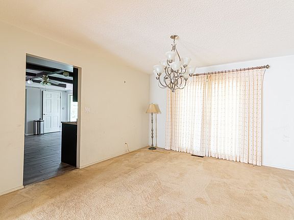 5th image of 52060 Carriage Hills Dr