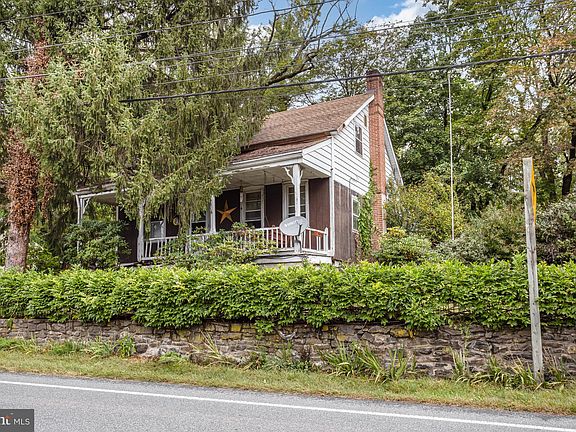 3rd image of 2309 Fruitville Pike
